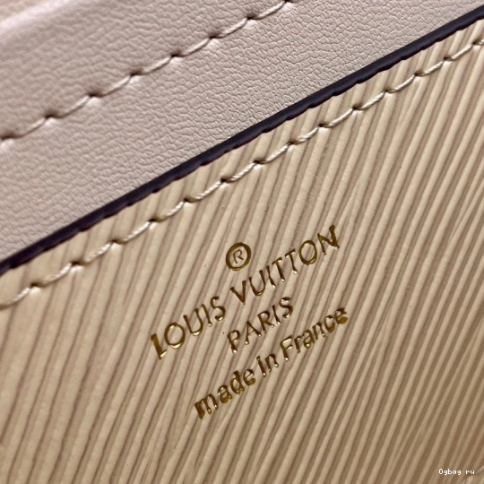 LOUIS TWIST MM VUITTON 0822
